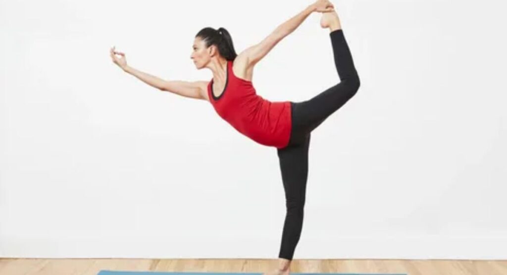  Dancer Pose (Natarajasana)
