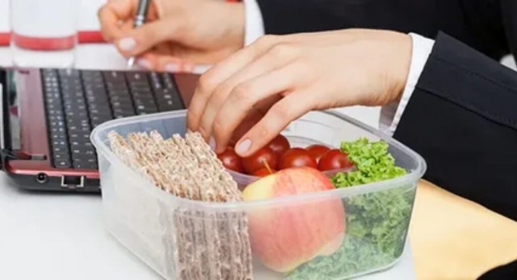 How to Avoid Gaining Weight at a Desk Job